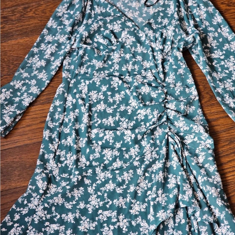 Missguided+ Green Floral Long Sleeve Dress